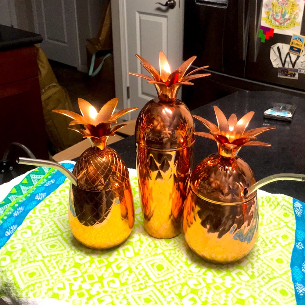 Pineapple drink shaker & matching pineapple cup